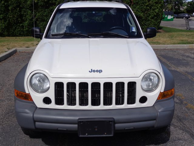 Jeep Liberty 2006 photo 2