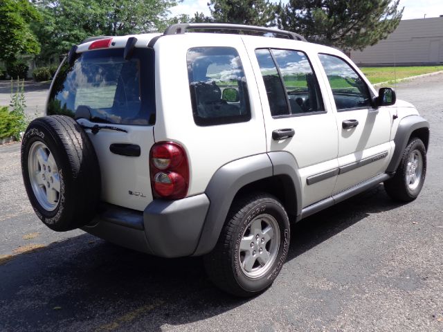 Jeep Liberty 2006 photo 4