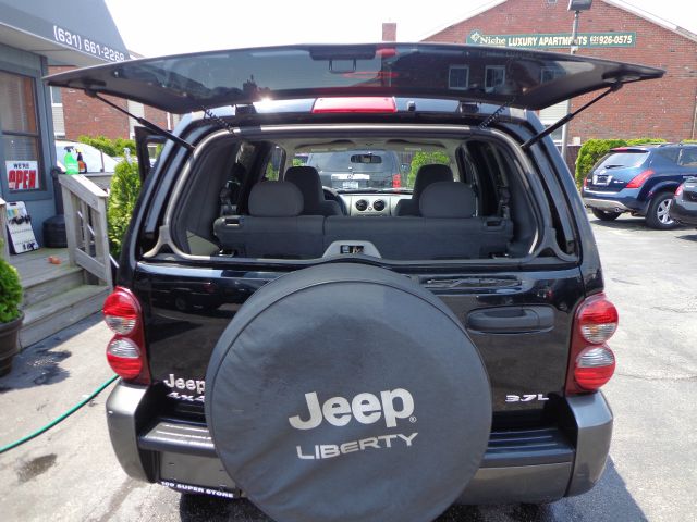 Jeep Liberty 2006 photo 2