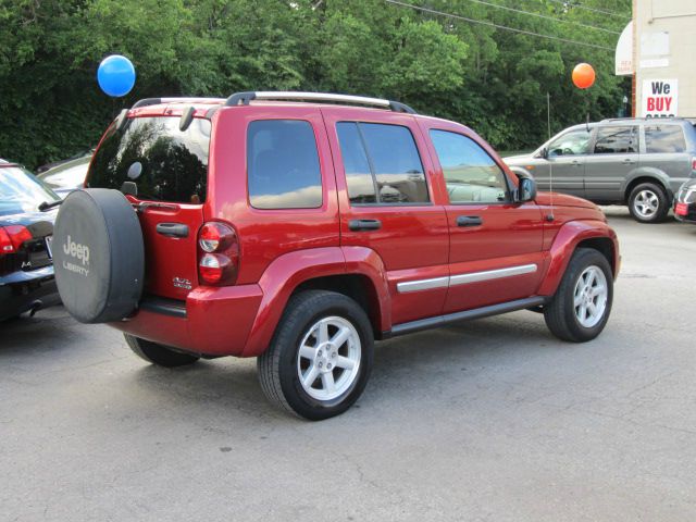 Jeep Liberty 2006 photo 11