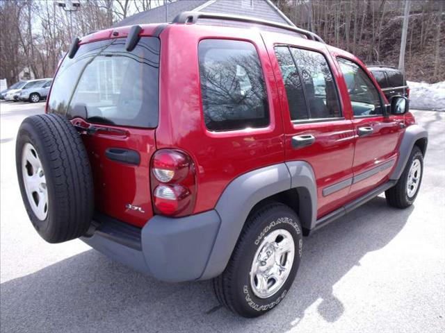 Jeep Liberty 2006 photo 2