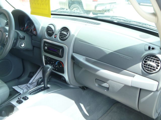 Jeep Liberty 2007 photo 12