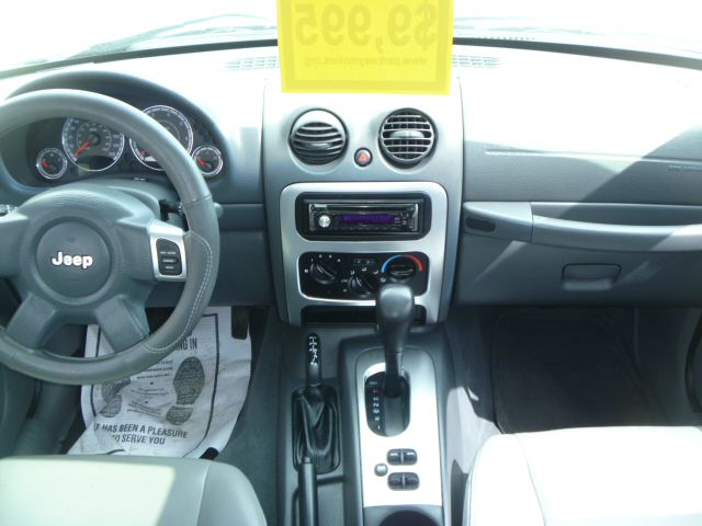 Jeep Liberty 2007 photo 15