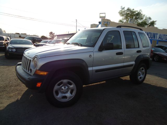 Jeep Liberty 2007 photo 2