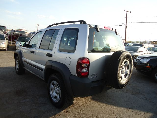 Jeep Liberty 2007 photo 4