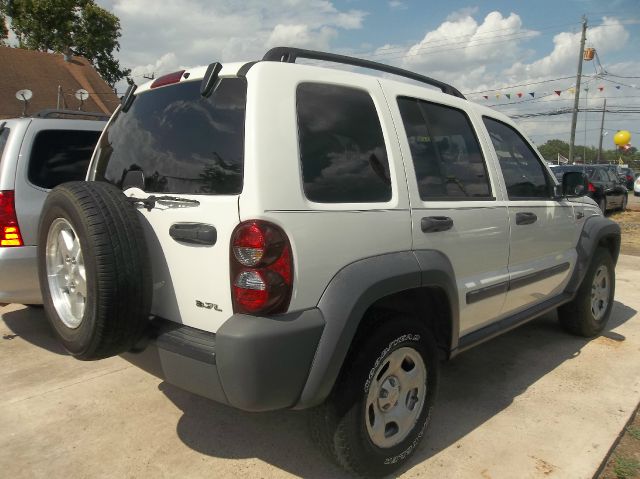 Jeep Liberty 2007 photo 2