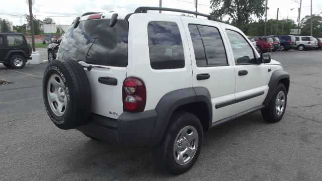 Jeep Liberty 2007 photo 12