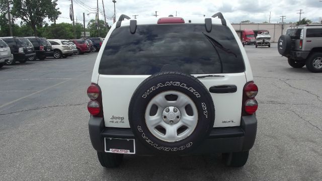 Jeep Liberty 2007 photo 13