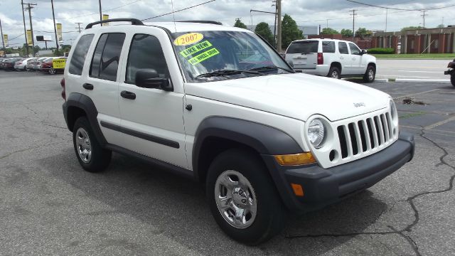 Jeep Liberty 2007 photo 17