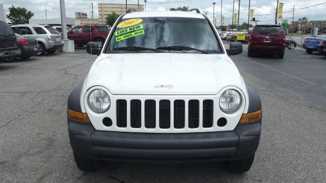 Jeep Liberty 2007 photo 18