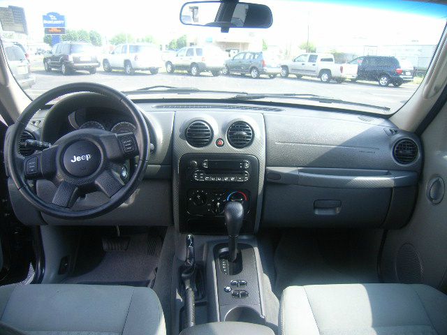 Jeep Liberty 2007 photo 2