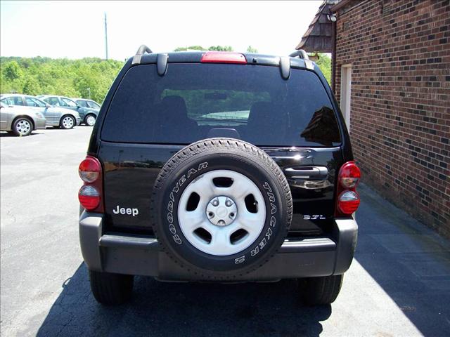 Jeep Liberty 2007 photo 2