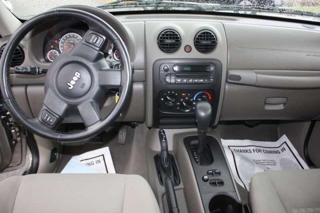 Jeep Liberty 2007 photo 9