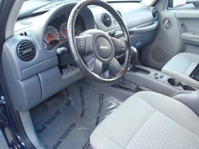 Jeep Liberty 2007 photo 2