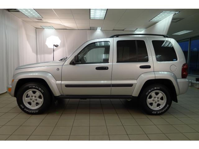 Jeep Liberty 2007 photo 2