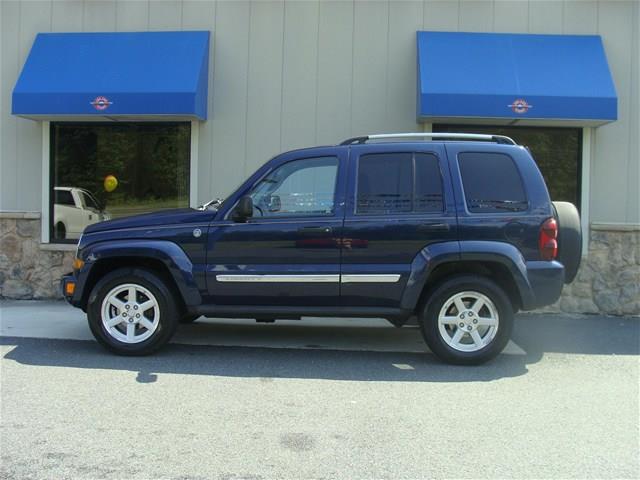 Jeep Liberty 2WD Crew Cab SWB S SUV