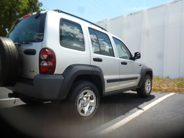 Jeep Liberty 2007 photo 17