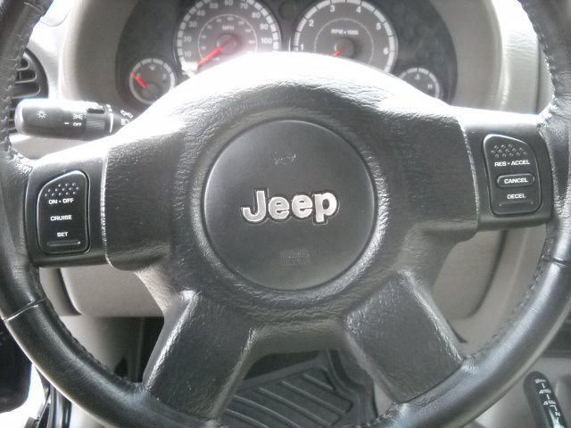 Jeep Liberty 2007 photo 13