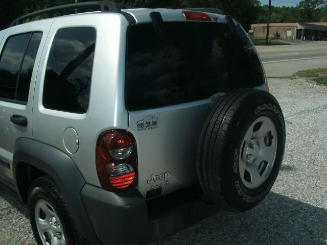 Jeep Liberty 2007 photo 2