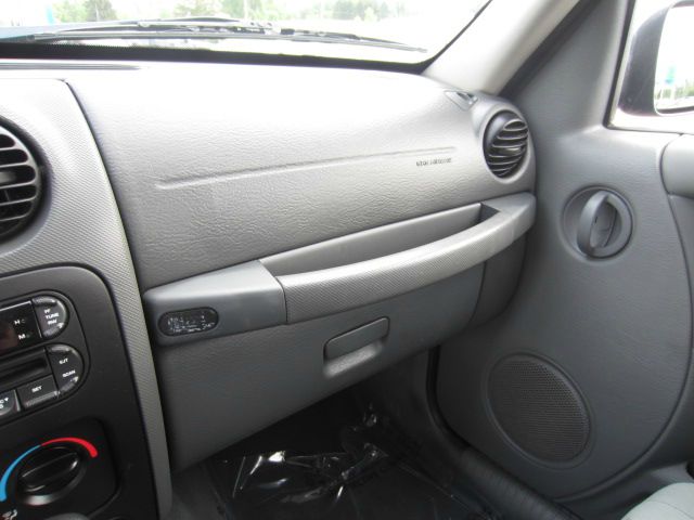 Jeep Liberty 2007 photo 16