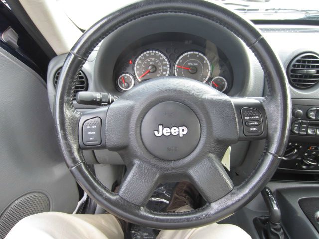 Jeep Liberty 2007 photo 21