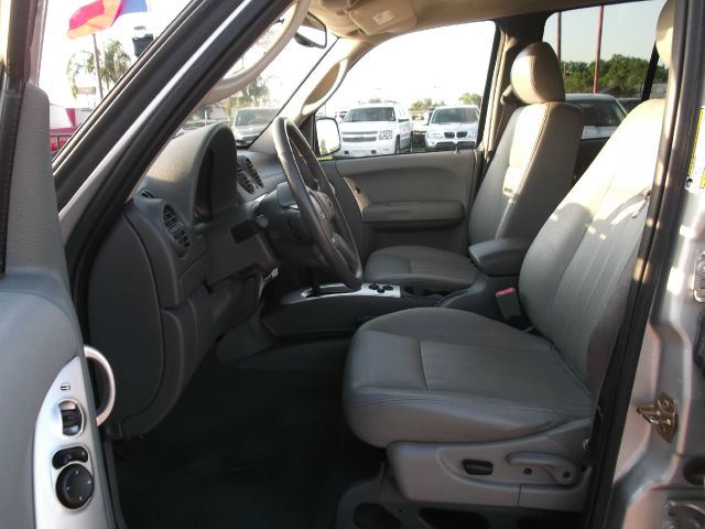 Jeep Liberty 2007 photo 13