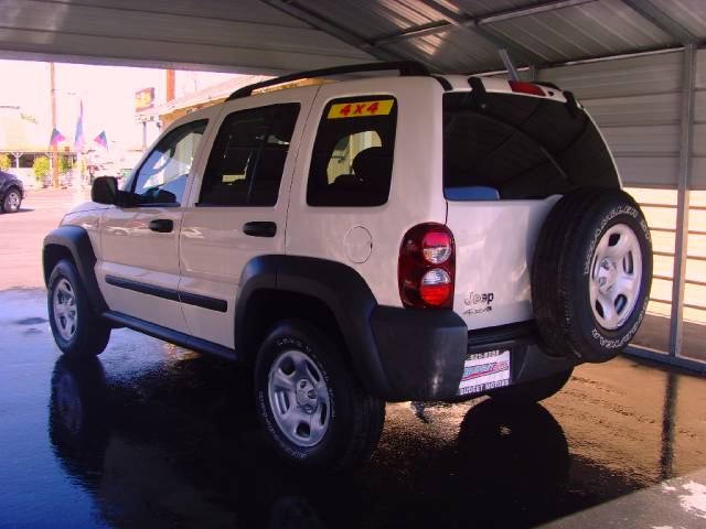 Jeep Liberty 2007 photo 2