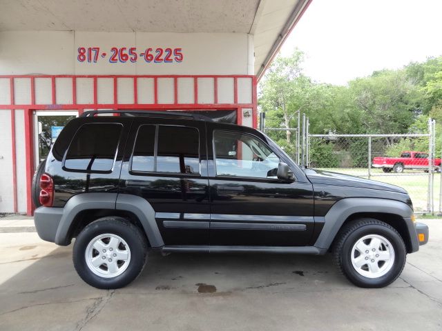 Jeep Liberty Extended Cab V8 LT W/1lt SUV