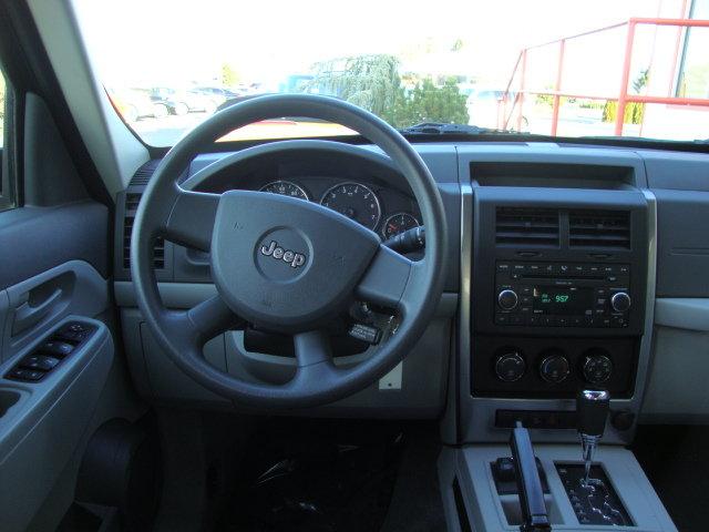 Jeep Liberty 2008 photo 4