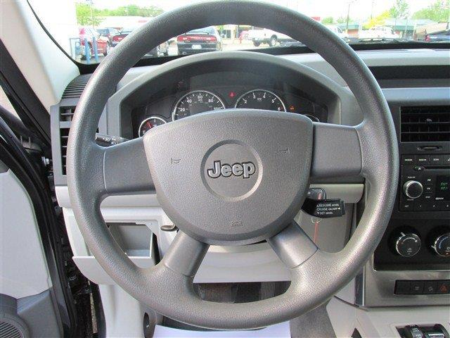 Jeep Liberty 2008 photo 11