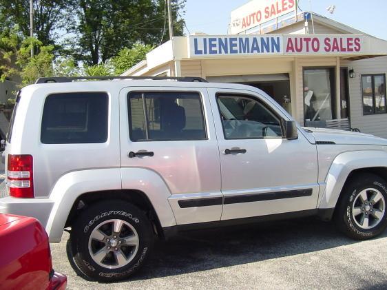 Jeep Liberty 2008 photo 2