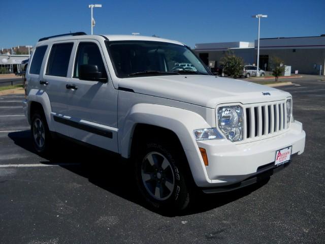 Jeep Liberty 2008 photo 2