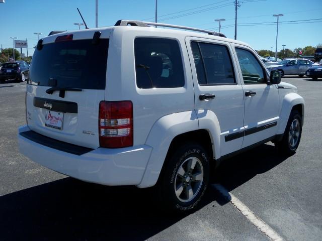 Jeep Liberty 2008 photo 3