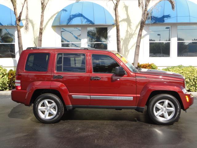 Jeep Liberty 2008 photo 4