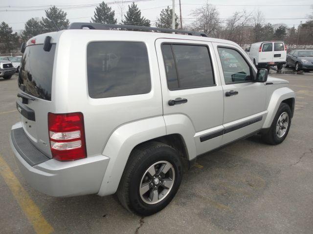 Jeep Liberty 2008 photo 3