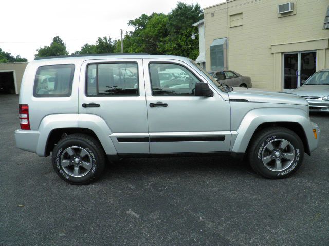 Jeep Liberty 2008 photo 18