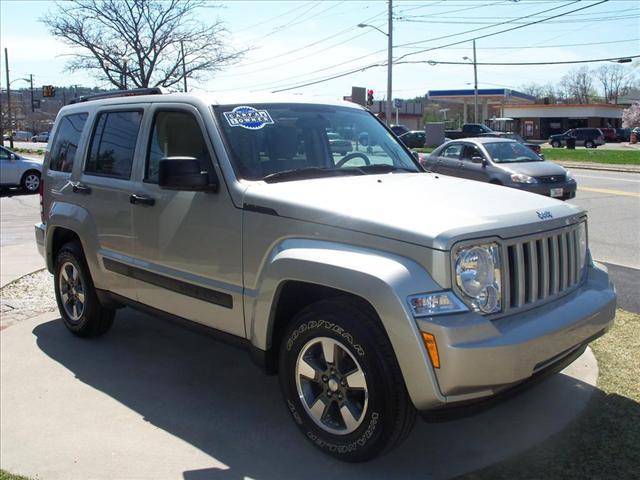 Jeep Liberty 2008 photo 2