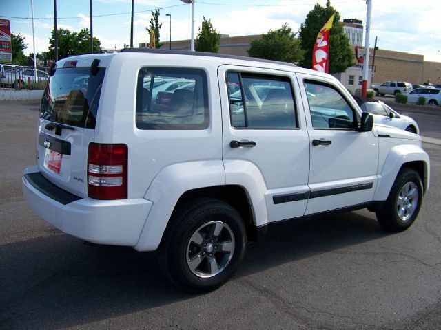 Jeep Liberty 2008 photo 12