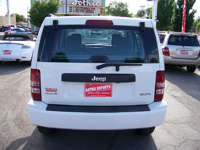 Jeep Liberty 2008 photo 2