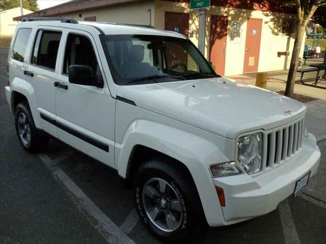 Jeep Liberty 2008 photo 2