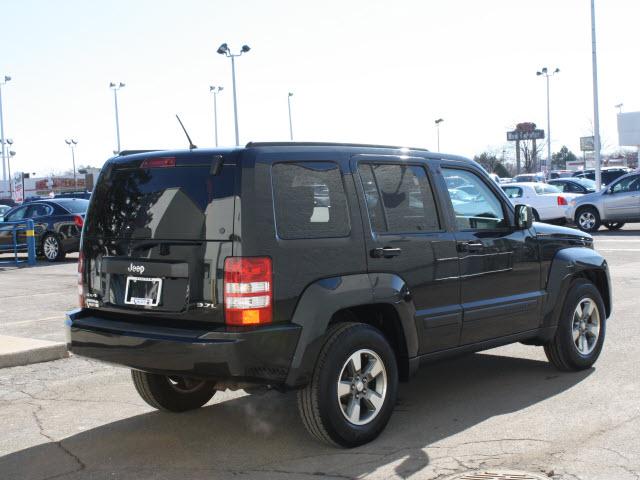 Jeep Liberty 2008 photo 3