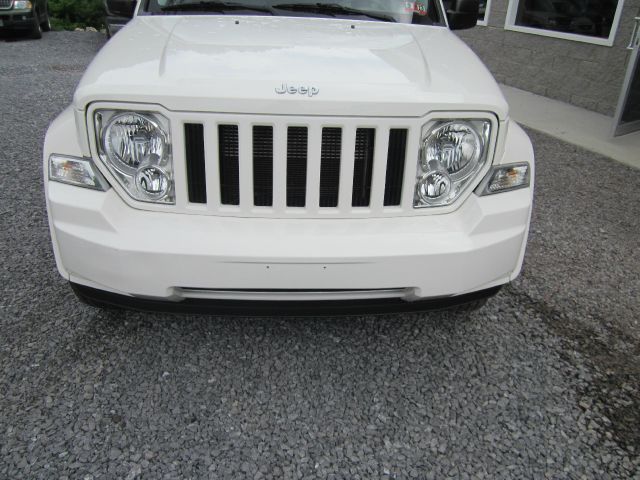 Jeep Liberty 2008 photo 18