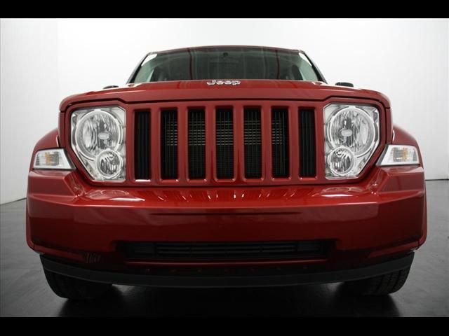 Jeep Liberty 2008 photo 2