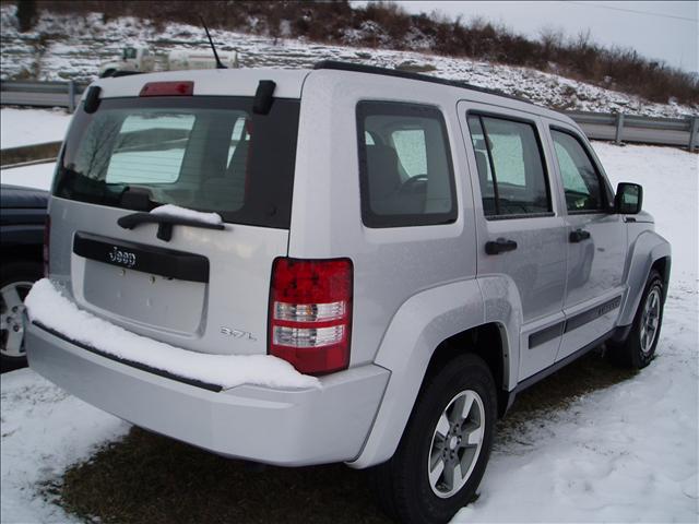 Jeep Liberty 2008 photo 2