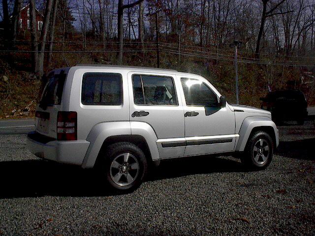 Jeep Liberty 2008 photo 2