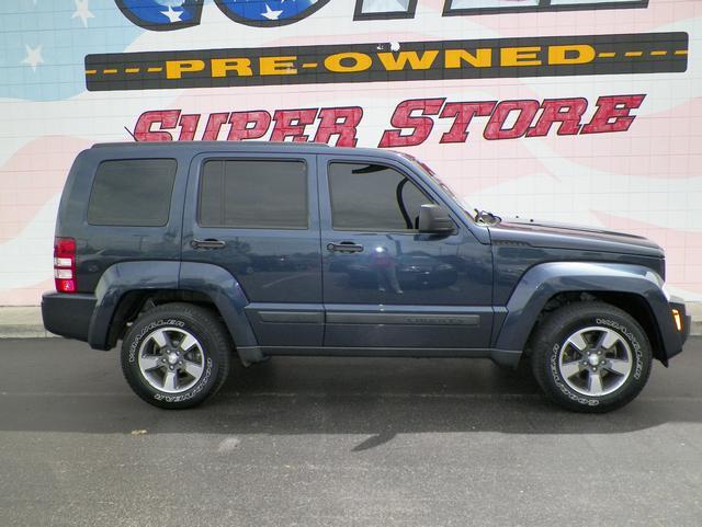 Jeep Liberty 2008 photo 3