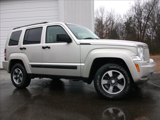 Jeep Liberty 2008 photo 4