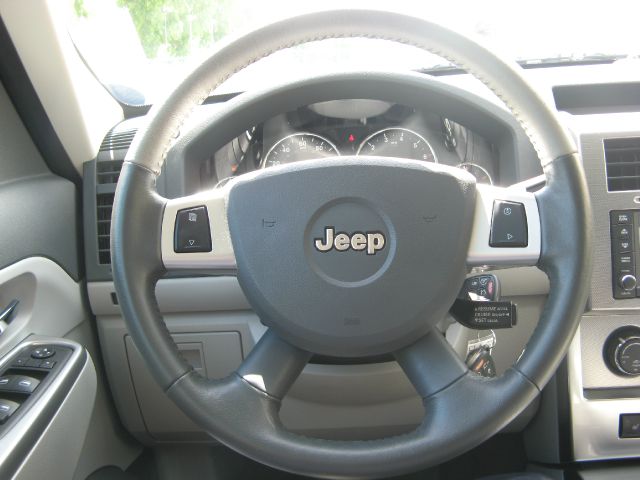 Jeep Liberty 2008 photo 35