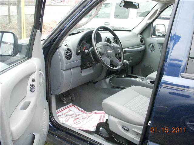 Jeep Liberty 2008 photo 2