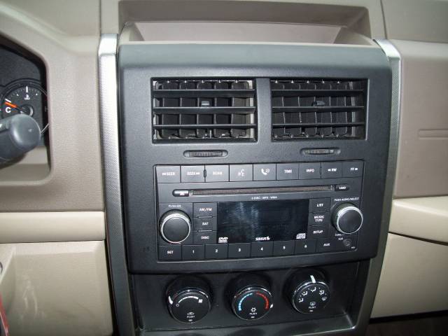 Jeep Liberty 2008 photo 2